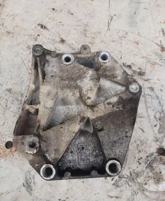 Opel Vectra C A/C compressor mount bracket 55210423