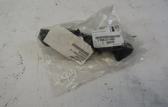 Opel Insignia B Front bumper mounting bracket YR00274980