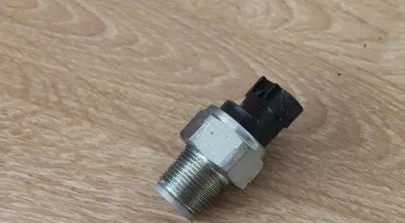 Fuel pressure sensor