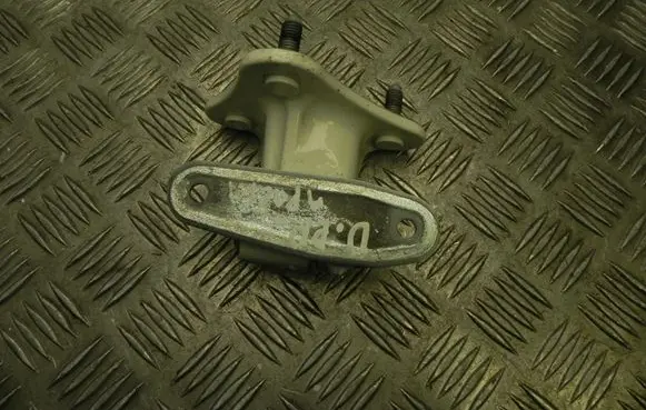 Mercedes-Benz GLE W167 Front door upper hinge A0000068538