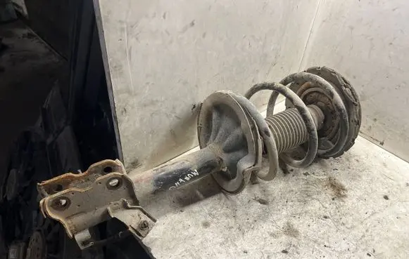 Nissan Murano Z50 Front shock absorber with coil spring
