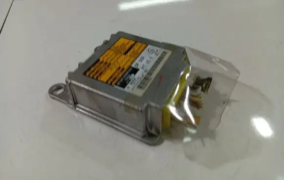Lexus IS 220D-250-350 Airbag control unit/module 8917053100
