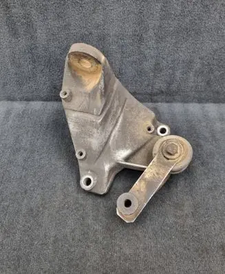Audi A6 S6 C5 4B Gearbox mounting bracket 8D0399114S 8D0399108R