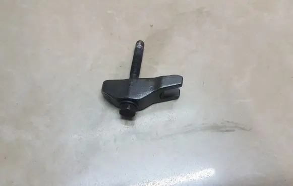 KIA Ceed Fuel Injector clamp holder