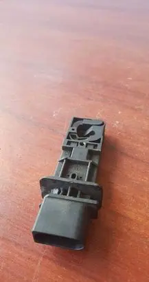BMW 5 E39 Mass air flow meter 7632790