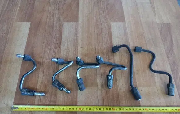Fuel injector supply line/pipe