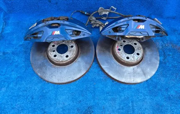 BMW 4 G22 G23 G24 G26 Brake discs and calipers set 6891303 6891304