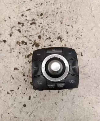 Renault Megane III Head unit multimedia control 253B00345R EL1482LA 04051986