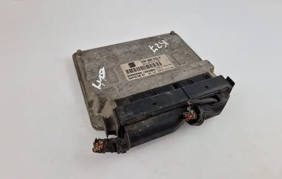 Seat Cordoba (6L) Engine control unit/module 03E906033P 5WP4019607