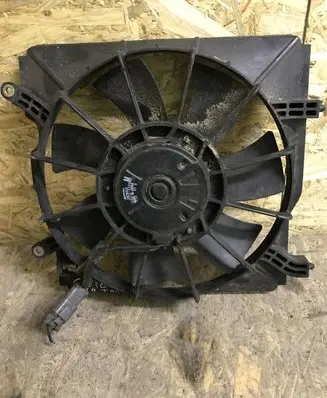 Honda Civic Radiator cooling fan shroud