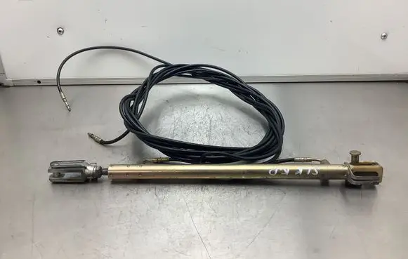 Mercedes-Benz SLK R170 Tailgate/trunk strut/damper 