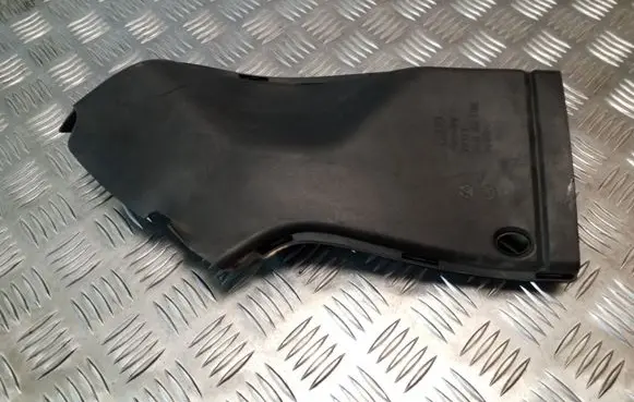 Audi A4 S4 B6 8E 8H Air intake duct part 8E0129618E