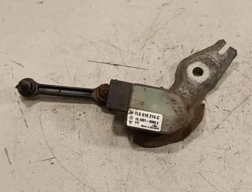 Headlight/headlamp level sensor