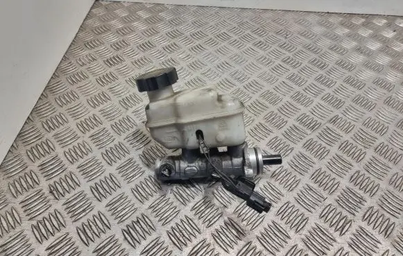 KIA Sorento Master brake cylinder