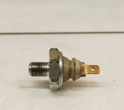 Mercedes-Benz Vito Viano W638 Oil pressure sensor 0986344082
