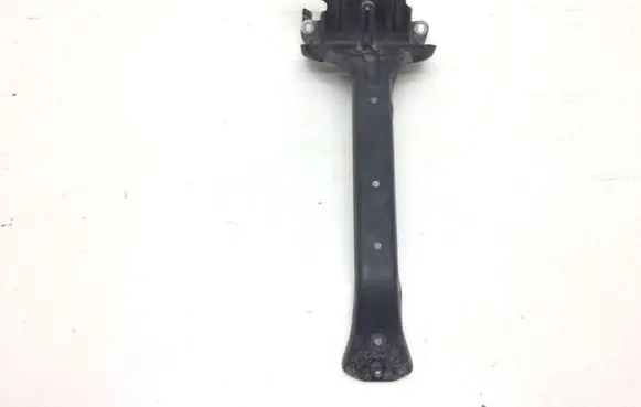 Volkswagen Touareg I Radiator support slam panel bracket 7L0805799