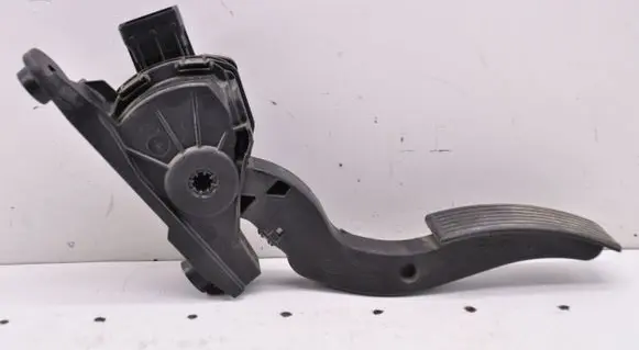 Hyundai i10 Accelerator throttle pedal B9010 LHD