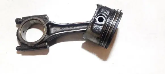 Skoda Fabia Mk1 (6Y) Piston with connecting rod 411b
