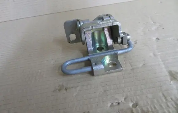 Front door hinge set
