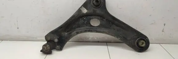 Citroen C3 Front lower control arm/wishbone