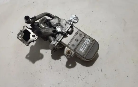 Renault Master III EGR valve cooler 147353806R