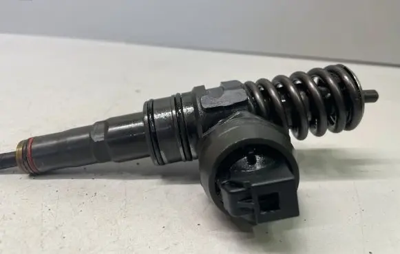 Audi A4 S4 B7 8E 8H Fuel injector