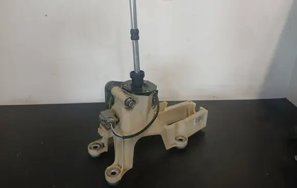 Volvo XC90 Gear shifter/selector 08653829