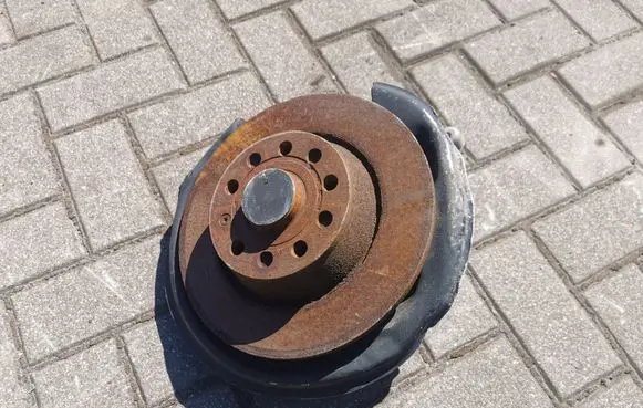 Volkswagen PASSAT CC Rear wheel hub 5N0615612C