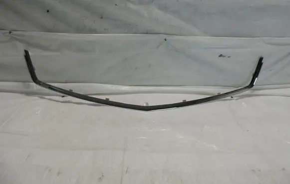 Opel Astra H Front bumper upper radiator grill 13238599