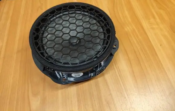 Audi A3 S3 8V Front door speaker 8V0035415A