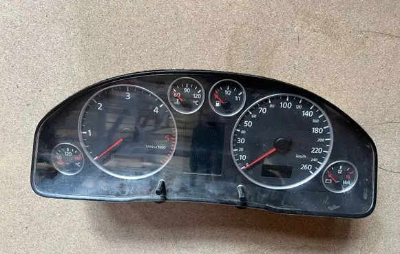 Audi A6 S6 C5 4B Speedometer (instrument cluster) 88311285