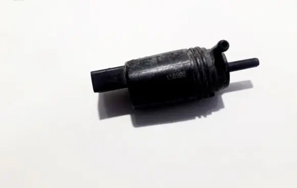 BMW 5 E39 Windscreen/windshield washer pump 67128377612