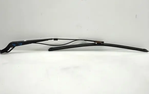Mercedes-Benz Vito Viano W639 Windshield/front glass wiper blade A6398200844