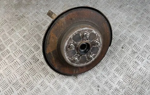 Rear wheel hub