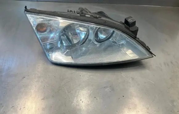 Ford Mondeo Mk III Headlight/headlamp 1S7113005AJ 0301174202