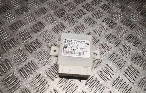 Mercedes-Benz E W212 Parking PDC control unit/module 2129009505 A2129009505