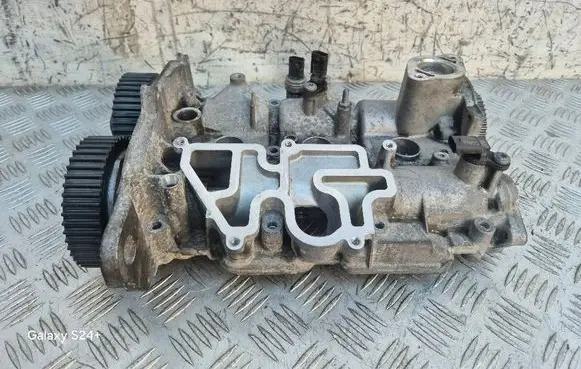 Volkswagen Polo VI Rocker cam cover 05C082A 05C103479 05C109088E