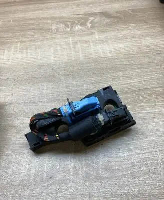 Peugeot Partner Central body control module 6105HT