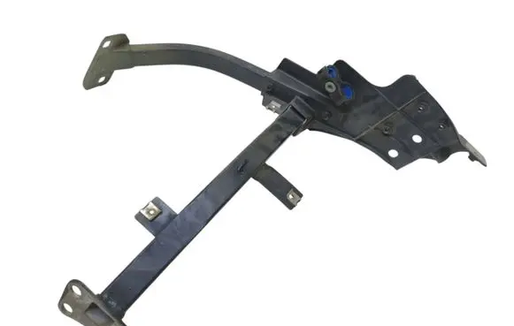 Audi A8 S8 D4 4H Fender mounting bracket 4H0821233