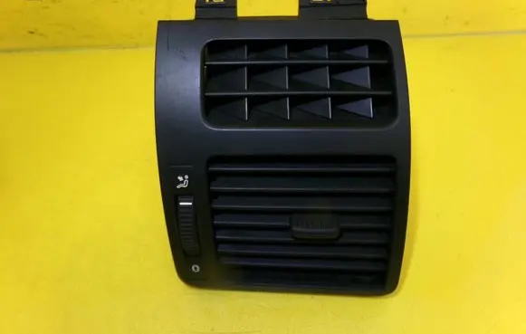 Volkswagen Touran I Dashboard side air vent grill/cover trim 1T0819704A