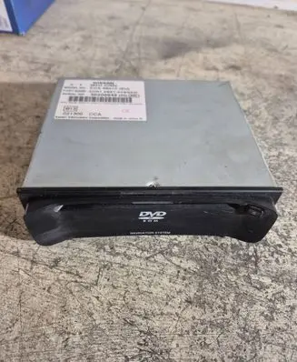 Nissan Primera Navigation unit CD/DVD player 28330AV604 CCA5841C 30200949