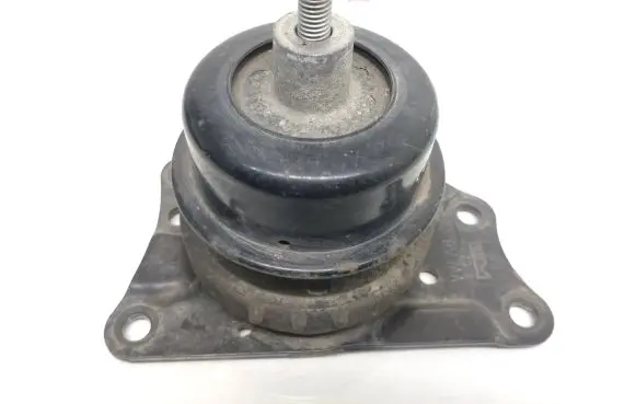 Volkswagen Cross Polo Engine mount bracket 6R0199167AB