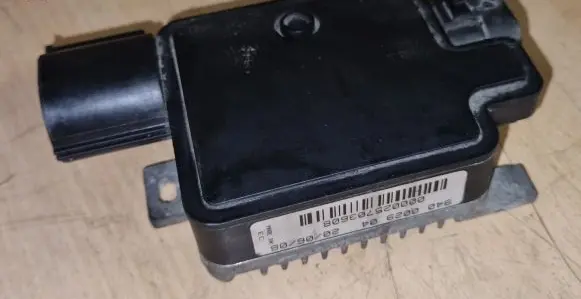 Volvo V70 Coolant fan relay 940002904