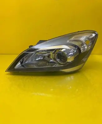 KIA Ceed Headlight/headlamp 92101-1H