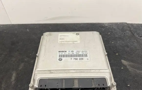 BMW 5 E39 Engine control unit/module 7790220 031008 39008