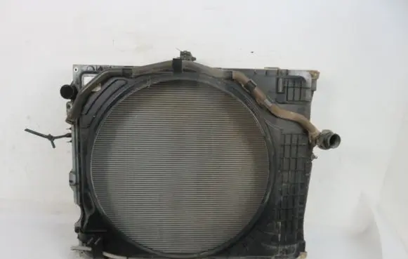 Volvo XC90 Coolant radiator 23292816 23282839
