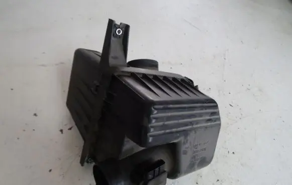 Suzuki Grand Vitara II Air filter 