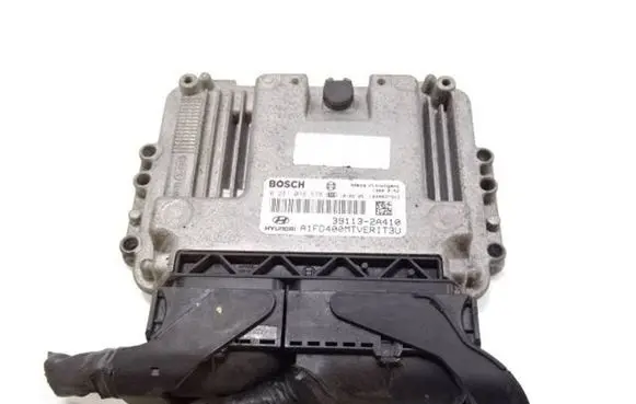 Hyundai i30 Engine control unit/module 391132A410 1039S37903 0281016578