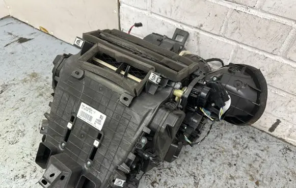 Opel Mokka B Interior heater climate box assembly 98290493