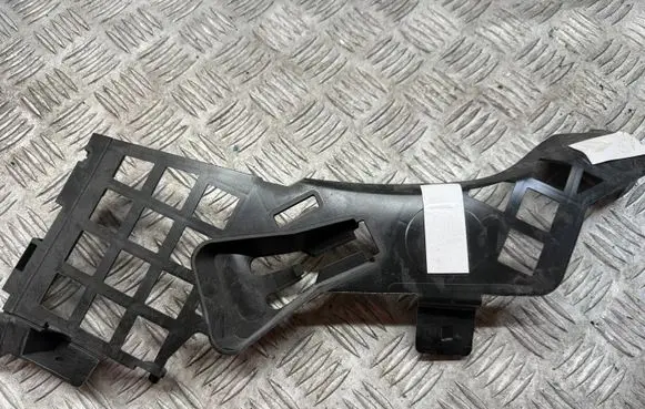 Mercedes-Benz CLA C117 X117 W117 Front bumper mounting bracket A1178856400
